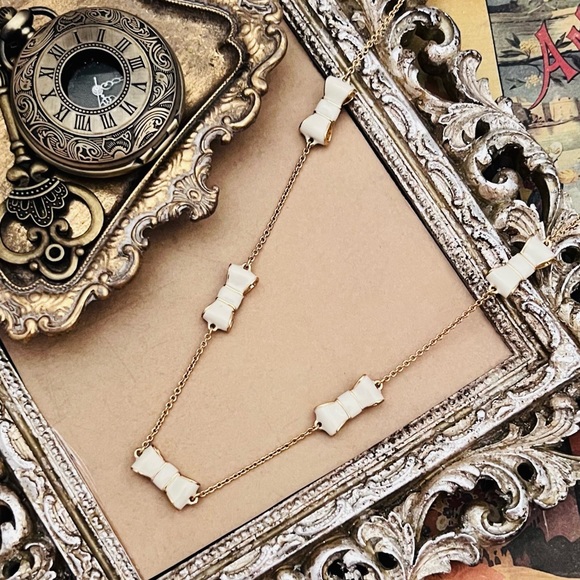 KATE SPADE • Ready Set Bow Scatter Rosary Bow Necklace - Picture 4 of 4